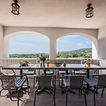 Palo Borbirtok - Bed And Wine بالوزناك