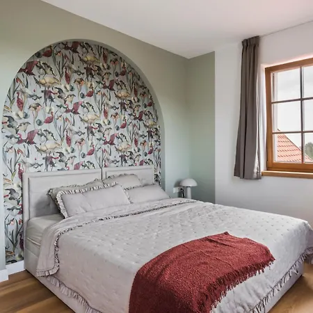 Palo Borbirtok - Bed And Wine *