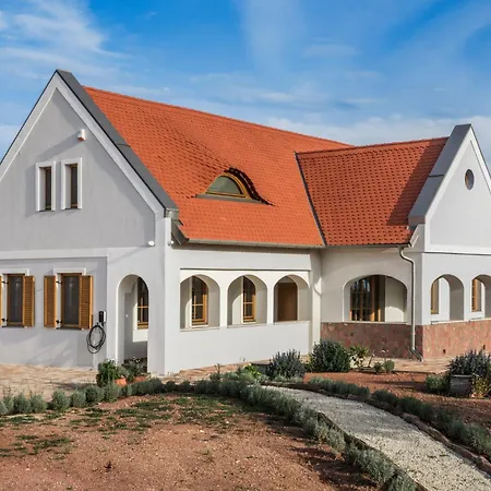 Palo Borbirtok - Bed&wine