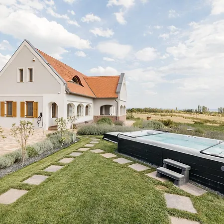 Palo Borbirtok - Bed And Wine * פלוזנק