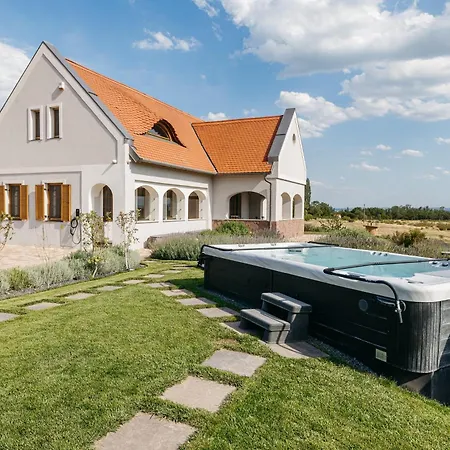 Palo Borbirtok - Bed&wine Paloznak