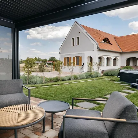 Villa Palo Borbirtok - Bed&wine *